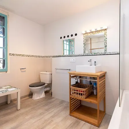 Le Grand Yote Guest house *