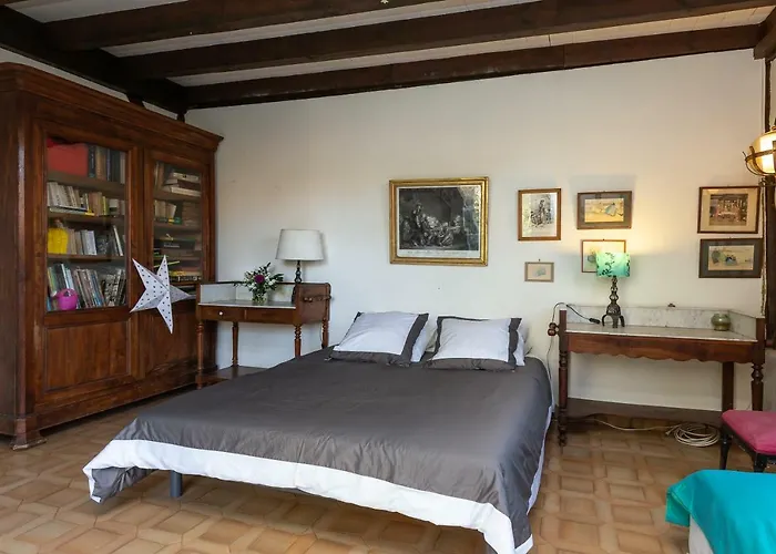 Le Grand Yote Guest house *